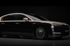 鸿蒙智行尊界S800轿车1万台下线即交付,李连杰成为车主