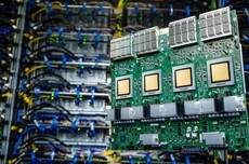 挑战英伟达：谷歌携手联发科加速量产AI芯片 TPU v7e订单直接翻倍