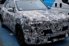 宝马新世代iX1谍照曝光：全新设计语言，五边形中控屏上车