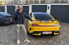 大众中国前CEO试驾小米SU7 Ultra后被惊到：一台真正的驾驶机器