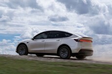 特斯拉股價漲超3% 創下2025年內新高 逼近歷史高點