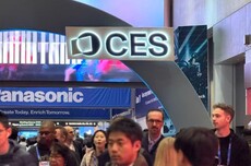 黄仁勋“赶场”忙，中国机器人扎堆“走出去”