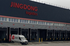 京东法国仓库遭洗劫：5万部荣耀OPPO设备丢失，损失或超3亿元