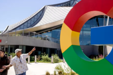 330亿！AI算力基建商卖身科技大厂，资产千亿