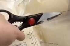 宝妈冰柜-40℃冻母乳几天后全化了，美的客服：赔偿100元