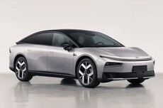 小鹏P7+增程版实车曝光：全新外观，纯电续航325km