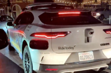 旧金山市区停电 大量Waymo自动驾驶出租车堵死交通