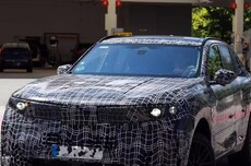 第五代宝马X5谍照曝光：配备四出排气和充电接口