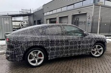 宝马首款纯电轿跑SUV,新世代iX4实车谍照曝光