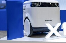新石器CES2026发布两轮自动驾驶机器人X1：补齐物流配送全链路