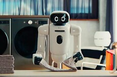 LG家庭AI机器人CLOiD首秀，能叠衣服还能帮你上菜