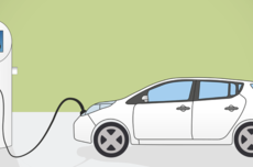 新能源车高速上断电自动上锁 一家5口被困车内 交警：司机不知道如何操作