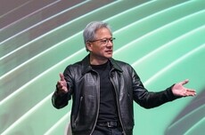 黄仁勋痛批AI末日论：对社会无益