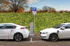 德勤：超6成中国人下辆车目标30万元以上 燃油车仍是首选