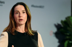 OpenAI首席财政官：过去三年 公司收入、算力均累计增长约十倍