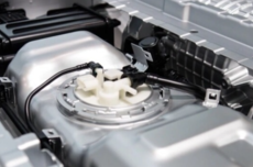 理想回应汽车油箱选用不锈钢油箱的三大原因