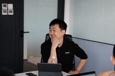 王小川隔空回应张文宏：医生成长不能以患者为成本