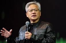 黄仁勋：AI发展将带来大规模基建投资潮 数据中心建设对建筑、技术工人需求上升