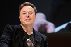 马斯克豪言特斯拉AI芯片研发迭代将压缩至9个月，誓夺“全球产量第一”