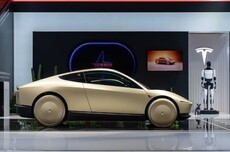 马斯克：特斯拉Cybercab、Optimus量产初期将“极其缓慢”，但随后会飞快