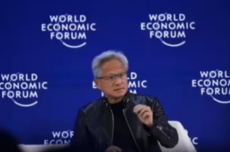 黄仁勋：AI基建还得再砸几万亿美元 已投的几千亿美元只是开胃菜