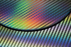 被美逼着追加投资 转移40%产能 台积电表态：最先进工艺不会给美国