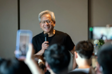 彭博：黄仁勋1月底将访华参加公司年会 并前往北京