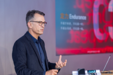 对话保时捷中国CEO潘励驰：首度详解如何“赢回中国”｜凤凰车研所