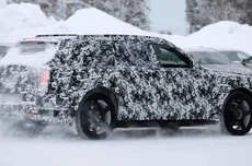 劳斯莱斯第二款纯电车型谍照曝光：体型接近库里南的SUV