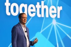 思科CEO罗宾斯:AI的影响将比互联网更大,一些公司会倒在“泡沫”中