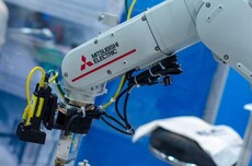 三菱电机布局AI机器人领域，斥50亿日元投资Akari