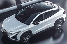 长安UNI-T车机中控屏触摸失灵！车主集体投诉：出了质保就坏