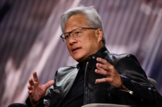 执掌英伟达30余年，黄仁勋缺乏明显接班人引发“关键人风险”