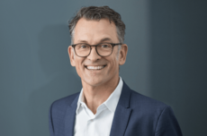 保时捷中国CEO表态：正考察多家中国智驾供应商 持开放合作态度