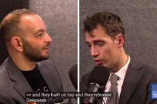 “DeepSeek-V3基于我们的架构打造”,Mistral CEO Arthur Mensch逆天发言被喷