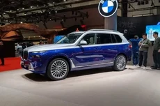 明年见：宝马全新X7有望标配电吸门、引入双色车身