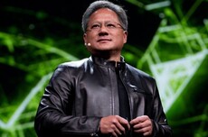 巨头砸钱6500亿加剧担忧，黄仁勋“灭火”：AI需求火爆，庞大支出合理、可持续