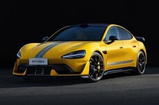 小米SU7 Ultra限时购车权益公布，老车主复购免费送5万积分