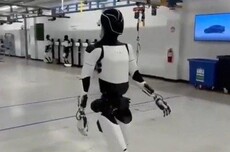 特斯拉官宣第三代人形机器人 马斯克：可自主学习人类技能
