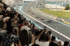 苹果承诺调动全生态资源转播F1赛事：行业最高码率4K信号，iPhone 17等参与拍摄