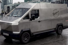 马斯克没造出来的CyberVan 被俄罗斯人造出来了:59万 质保100年