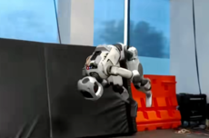 波士顿动力人形机器人进化太神速：Atlas已学会连续空翻