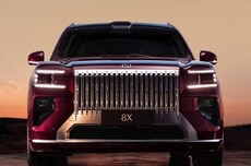 极氪8X旗舰电混SUV极昼白、极夜黑官图发布，今年上半年上市