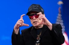 特斯拉,可能得看SpaceX的脸色了