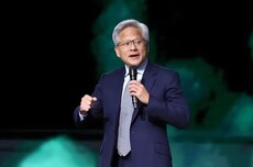 英伟达黄仁勋否认与OpenAI交易生变传闻：一切按计划推进
