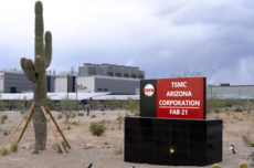 特朗普又要挥舞芯片关税大棒 台积电投资决定美科技巨头“命运”