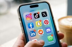 印度收紧社交媒体监管：要求3小时内响应内容下架要求，并标注AI生成内容