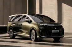 北汽极狐高端产品系列首款MPV“问道V9”静态展示