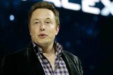 马斯克确认SpaceX战略转向：十年内建造月球城市