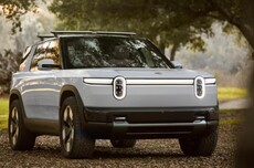 Rivian 2025年实现正毛利润，营业收入同比增长8%
